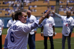 two-ex-dodgers-endorse-rep.-barbara-lee-over-former-teammate-steve-garvey