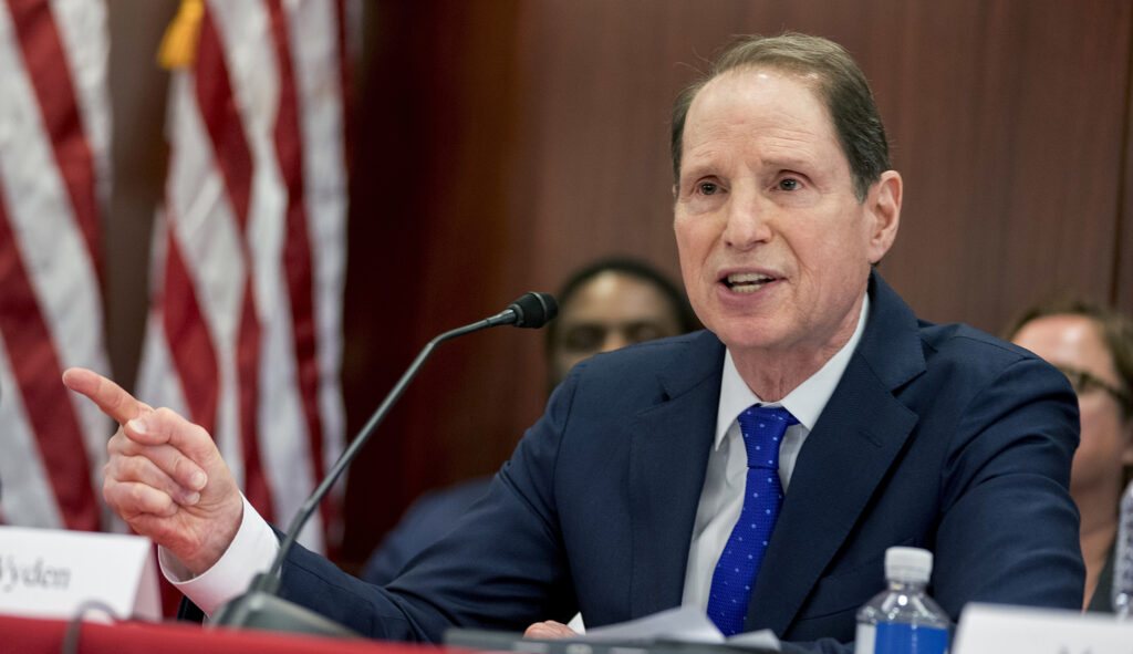 sen.-wyden-targets-life-insurance-plans-available-only-to-the-rich-–-washington-examiner