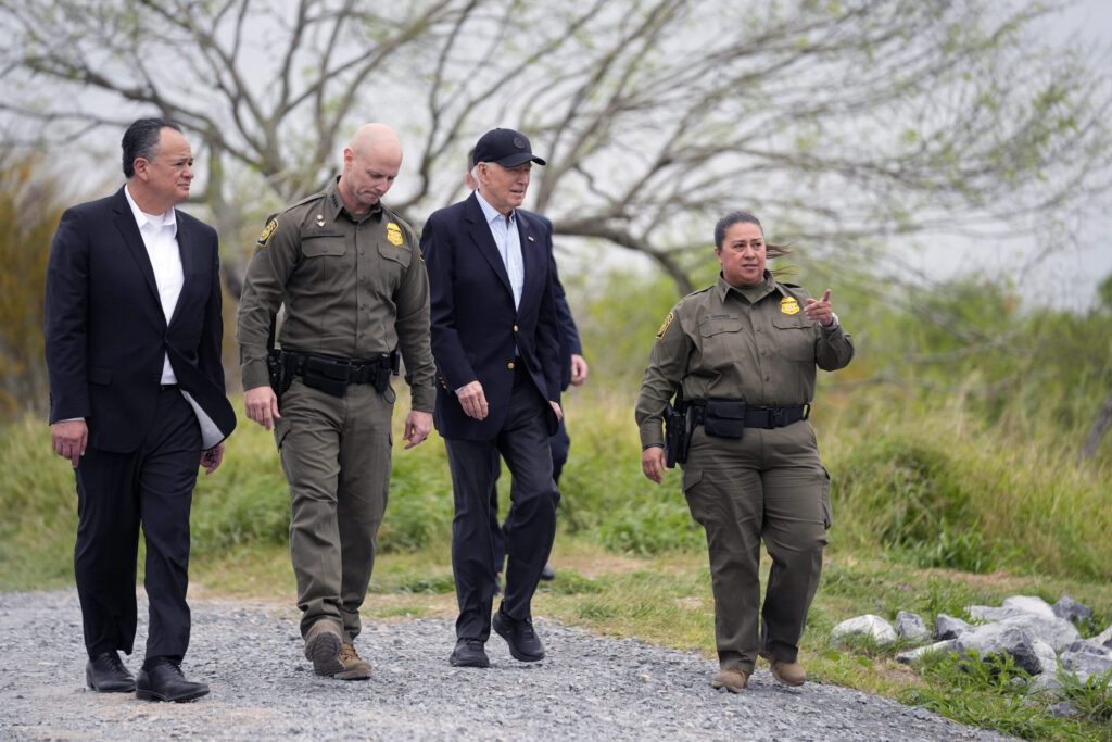 the-debrief-with-conn-carroll:-trump-and-biden-visit-the-border-–-washington-examiner