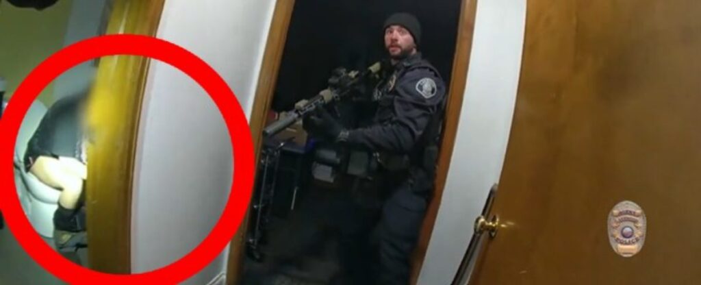 video-shows-police-surprise-alleged-burglar-on-toilet,-make-arrest