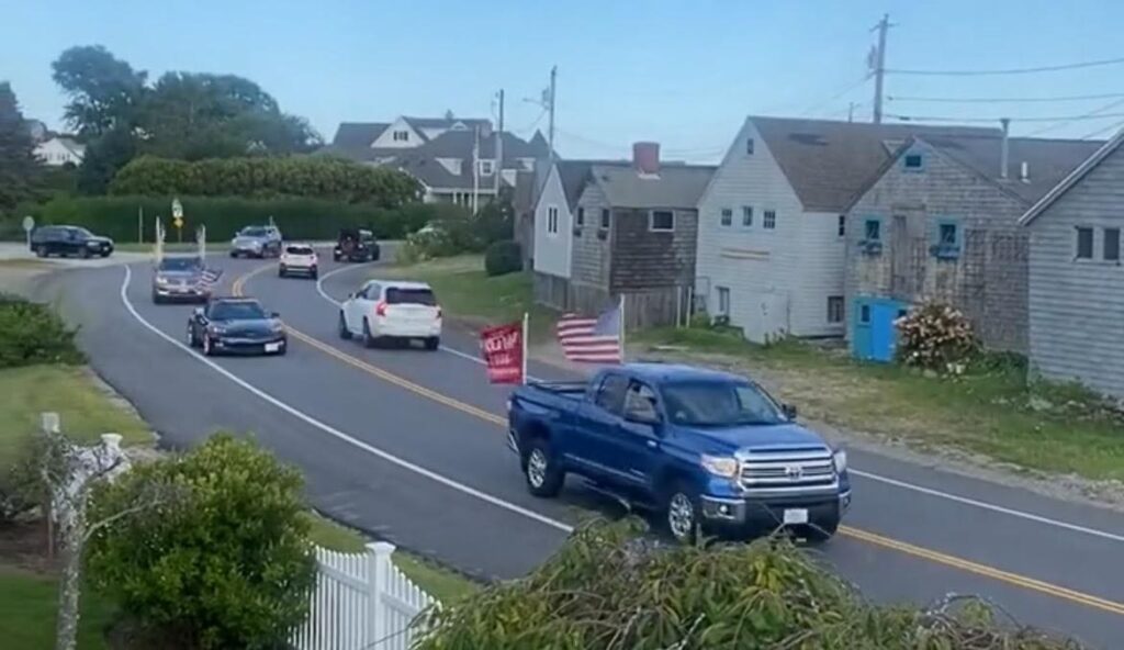 massive-car-parade-for-trump-takes-over-new-hampshire-seacoast-(video)-|-the-gateway-pundit-|-by-david-greyson