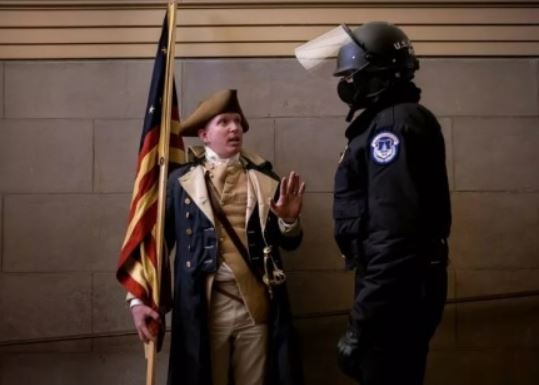 biden’s-america:-isaac-yoder-sentenced-to-one-year-in-prison-and-$1,570-fine-after-he-walked-inside-us-capitol-on-january-6-dressed-as-george-washington-|-the-gateway-pundit-|-by-jim-hoft