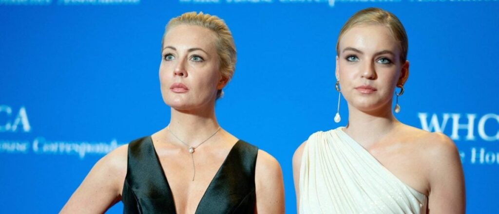 fact-check:-post-claims-to-show-alexei-navalny’s-mother-accusing-his-wife