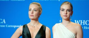 fact-check:-post-claims-to-show-alexei-navalny’s-mother-accusing-his-wife