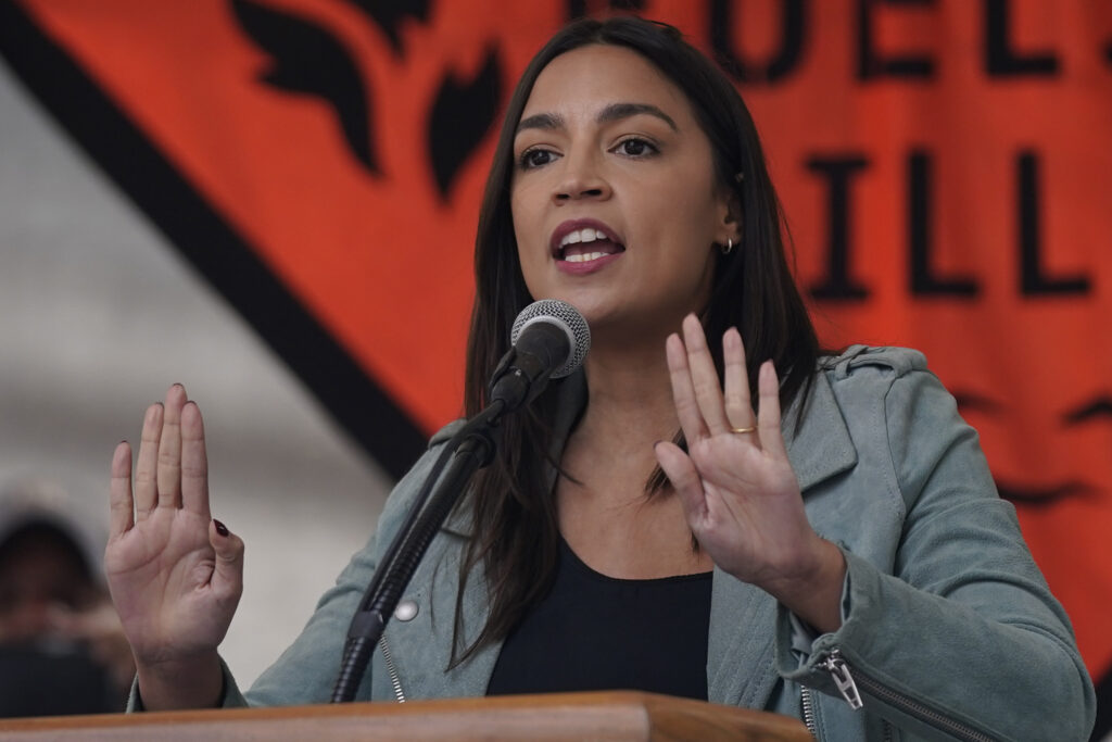 aoc-screams-at-protesters-after-being-confronted-in-nyc:-‘it’s-f***ed-up’-–-washington-examiner