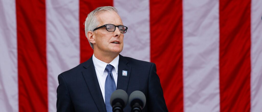 va-secretary-responds-to-reports-that-his-agency-banned-iconic-wwii-photo