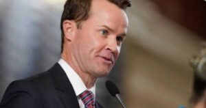‘rino’-texas-house-speaker-in-major-election-trouble-after-trump-backed-david-covey-forces-runoff