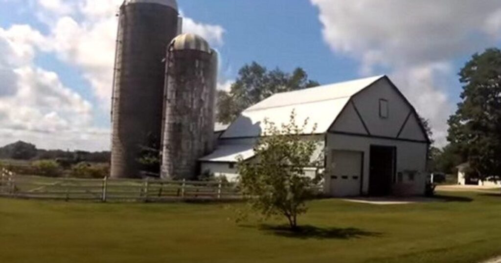 academic-now-claims-white,-rural-americans-are-the-real-‘threat’