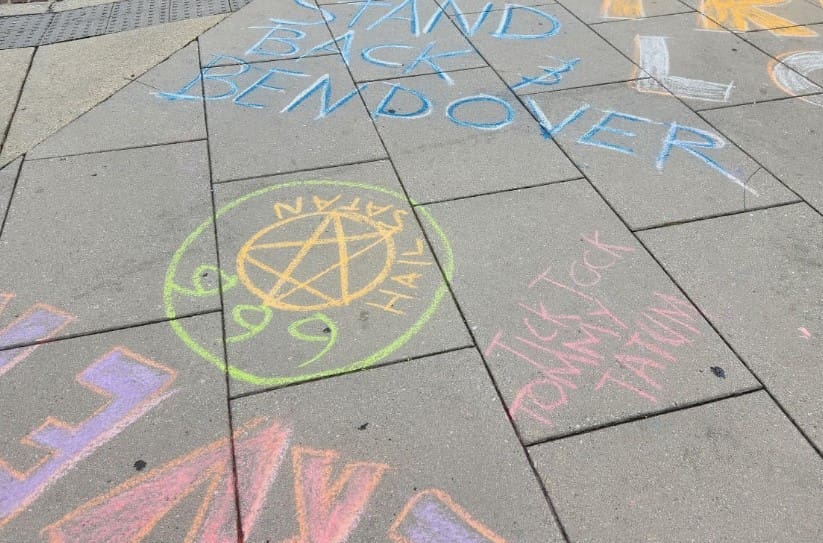 breaking:-feds-postpone-sentencing-of-proud-boys-political-prisoners-after-family-and-advocates-flew-in-for-support-–-satanists-mark-up-sidewalk-prior-to-prayer-vigil-|-the-gateway-pundit-|-by-jim-hoft