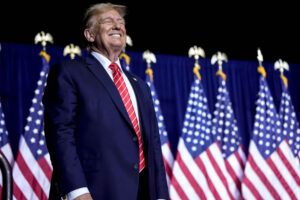 trump-invites-‘disillusioned-democrats’-to-join-maga-movement-–-washington-examiner