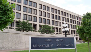 34%-of-public-workers-pay-union-dues:-report-–-washington-examiner