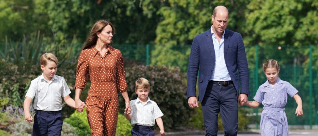 fact-check:-facebook-image-purporting-to-show-portrait-of-prince-george-and-princess-charlotte-is-ai-generated