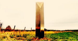 uk-monolith-mania:-fifth-metal-artifact-found-in-wales-fuels-‘mystery’-speculations