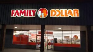 family-dollar-and-dollar-tree-plan-to-shut-down-1,000-stores-|-the-gateway-pundit-|-by-anthony-scott