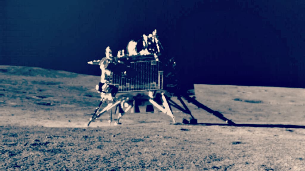 moon-vibes:-indian-space-mission-finds-oxygen,-sulphur-and-other-chemical-elements-on-the-lunar-surface,-while-seismic-study-of-the-south-pole-reveals-‘unexplained-vibration’-|-the-gateway-pundit-|-by-paul-serran