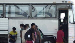 texas-bused-100,000-immigrants-to-sanctuary-cities,-including-nyc-and-chicago-–-washington-examiner