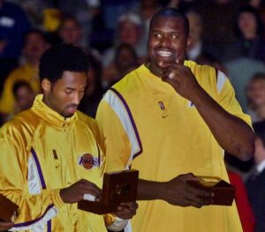 kobe-bryant’s-2000-lakers-ring-gifted-to-father-up-for-grabs-at-auction-–-washington-examiner