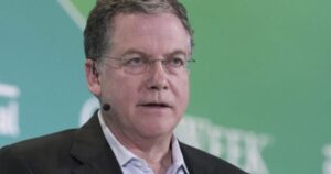 hertz-ceo-resigns-after-blowing-big-gamble-on-evs