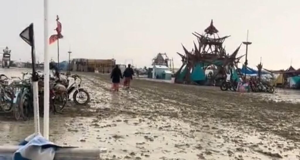 there-is-no-way-in-and-no-out-after-storm-floods-burning-man-festival-–-73,000-people-trapped-in-mud,-told-to-conserve-water-and-food-|-the-gateway-pundit-|-by-cristina-laila