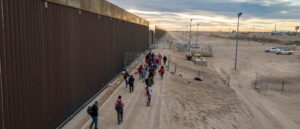 supreme-court-lets-texas-enforce-law-allowing-police-to-arrest-illegal-immigrants