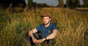 citizen-zoo-is-rewilding-the-uk,-one-grasshopper-at-a-time