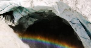a-hidden-arctic-cave-holds-secrets-about-our-past-and-future