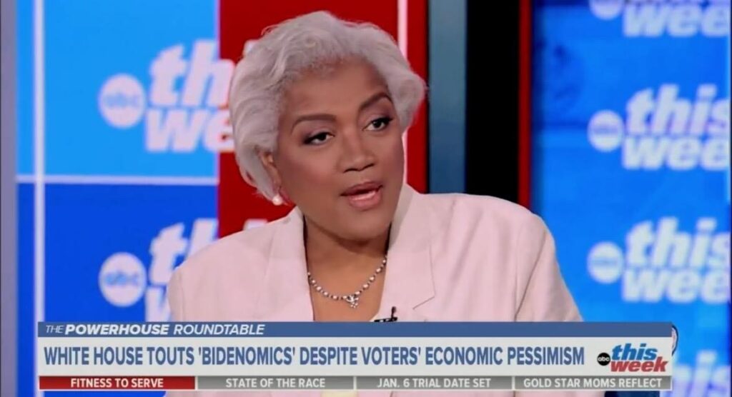 “i’ve-never-seen-anything-like-this…-it’s-a-movement!”-–-donna-brazile-sounds-the-alarm-on-trump’s-growing-popularity-amid-indictments-(video)-|-the-gateway-pundit-|-by-cristina-laila