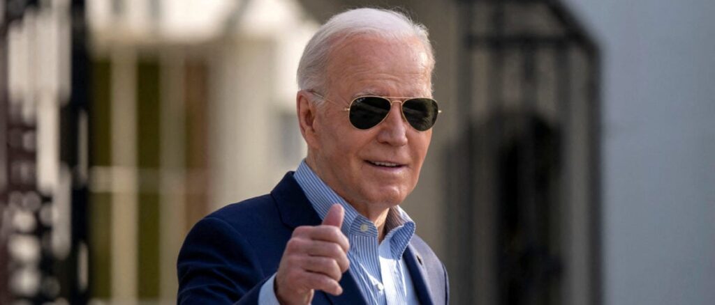 fact-check:-image-of-joe-biden-is-edited-to-look-like-he-is-pointing-a-gun-in-a-woman’s-mouth