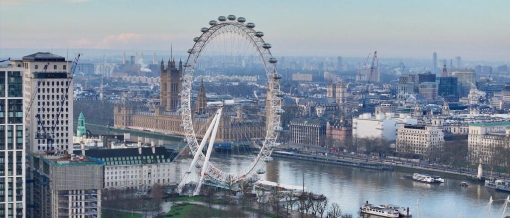 fact-check:-no,-the-london-eye-has-not-been-dismantled