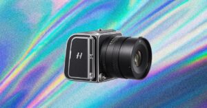 hasselblad’s-907x-100c-has-a-film-soul-with-digital-smarts