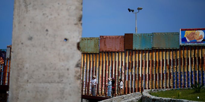 mexico-puts-section-of-berlin-wall-along-border-to-express-anger-with-trump’s-wall