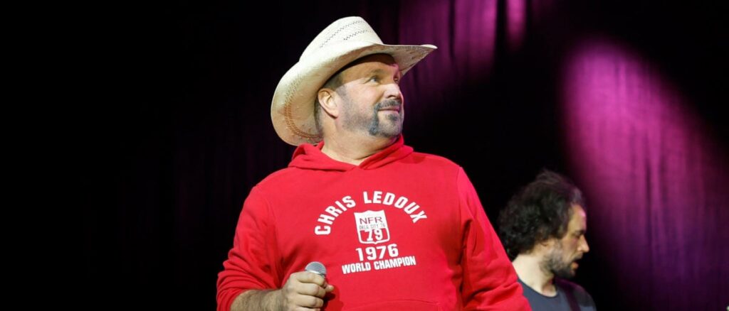 fact-check:-no,-garth-brooks-did-not-say-he-is-permanently-leaving-the-us.