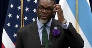 chicago-voters-reject-new-tax-hike-–-mayor-brandon-johnson-blames-city’s-trump-supporters-(video)