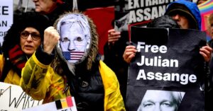 judges-block-us-extradition-of-wikileaks-founder-julian-assange—for-now