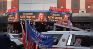 trump-supporters-protest-kathy-griffin’s-visit-to-comedy-club-in-huntington,-new-york-(video)