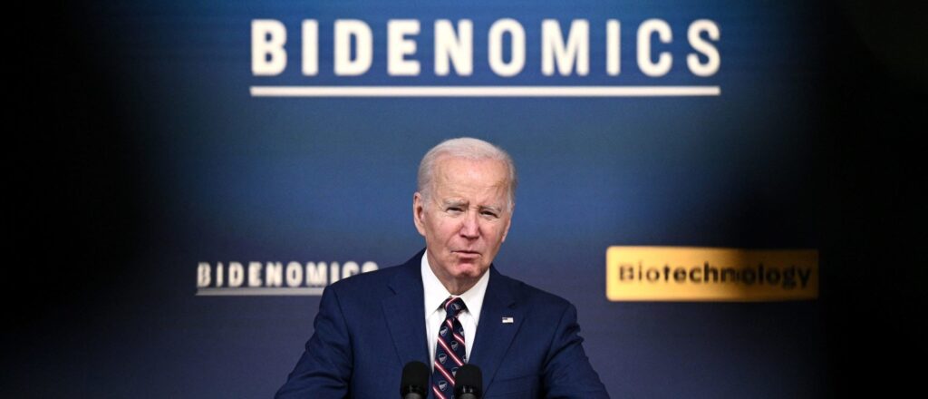 white-house,-dems-abandon-promoting-‘bidenomics’