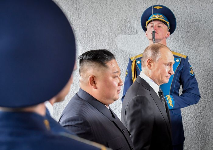 north-korea’s-kim-jong-un,-putin-could-talk-replenishing-moscow-weapon-stockpiles