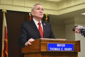 tom-henry-dead:-longtime-fort-wayne-mayor-dies-at-72-–-washington-examiner