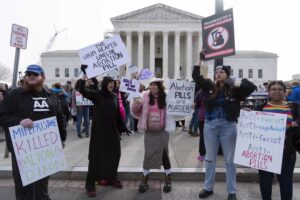 majority-of-people-support-abortion-pill-but-divided-on-by-mail-access-–-washington-examiner