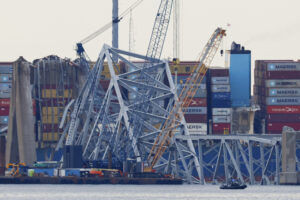 first-piece-of-baltimore-bridge-debris-removed-from-river-–-washington-examiner