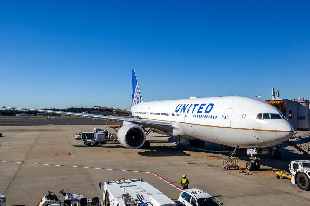 developing:-united-airlines-issues-nationwide-ground-stop-due-to-computer-issue-|-the-gateway-pundit-|-by-cristina-laila