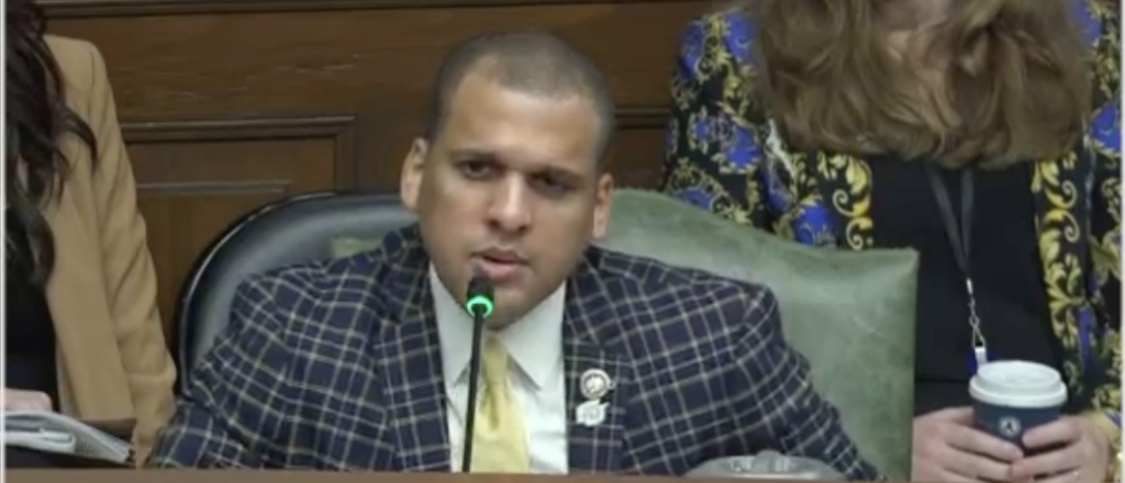 ‘trapped-in-failing-schools’:-dem-rep.-jason-hughes-stands-up-to-party,-votes-for-school-choice