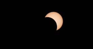can-you-view-a-round-solar-eclipse-through-a-square-hole?