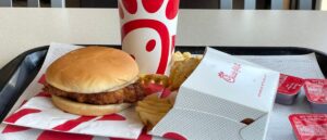 fact-check:-post-falsely-claims-chick-fil-a-announced-they-are-‘moving-to-fake-chicken’