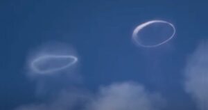 mysterious-rings-spotted-rising-above-mt.-etna,-europe’s-most-active-volcano