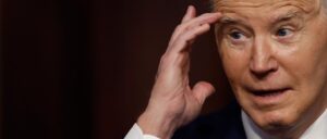 biden-went-to-the-mat-for-young-voters-on-student-loans.-now-they’re-abandoning-him