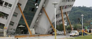 fact-check:-photo-taken-in-2018,-not-during-recent-earthquake-in-taiwan