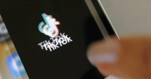 the-race-to-buy-tiktok-is-on—but-there-might-not-be-a-winner