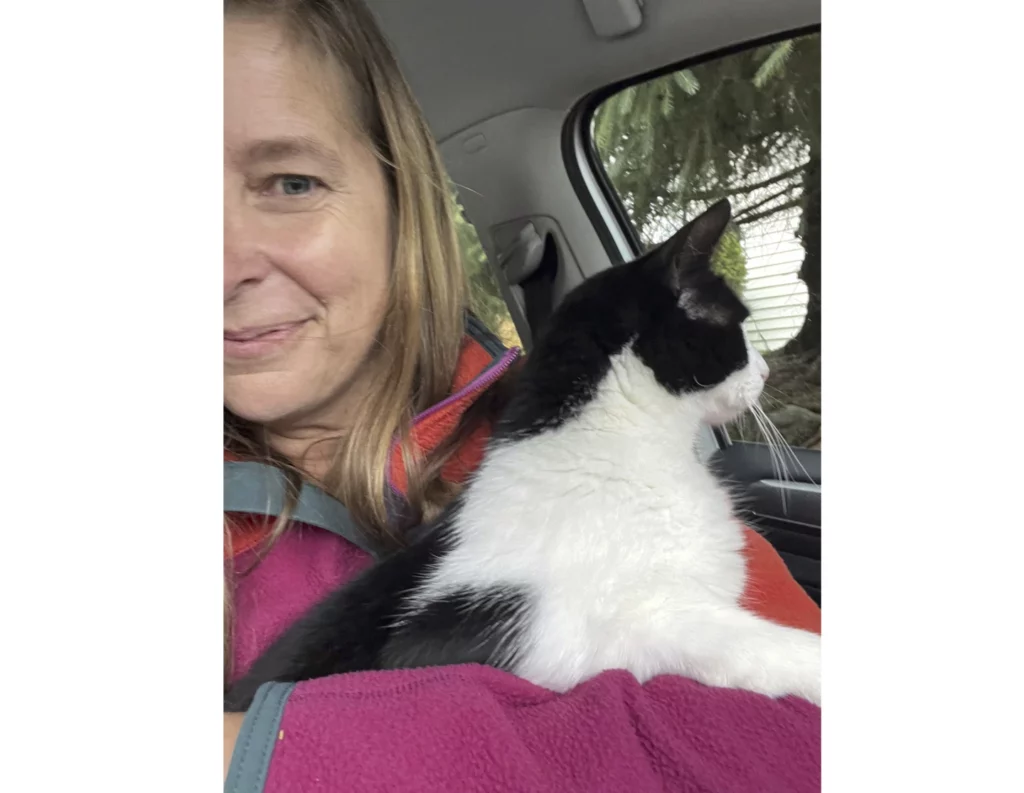 cat,-owner-reunited-26-days-after-alaska-glacier-burst,-flooding-river-in-juneau