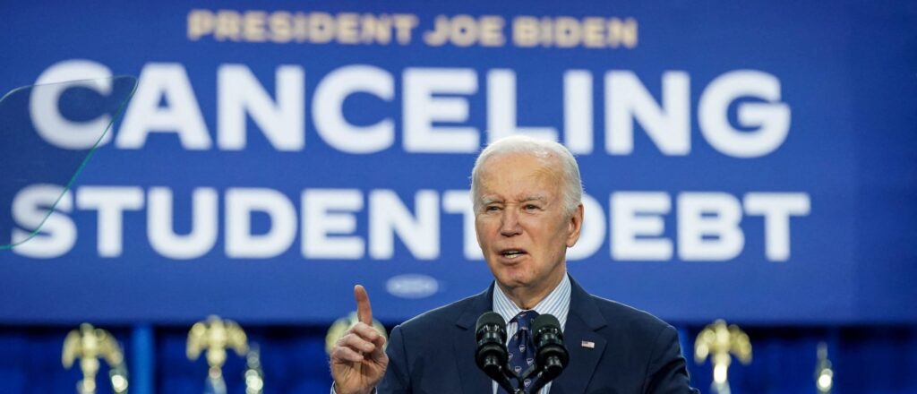 biden-forgives-another-$7.7-billion-in-americans’-student-loan-debt